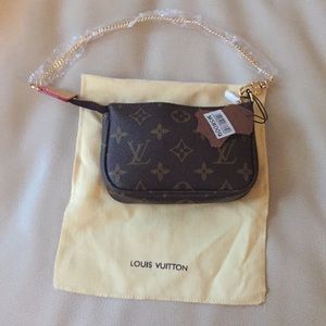 Luis Vutton mom pochette mono